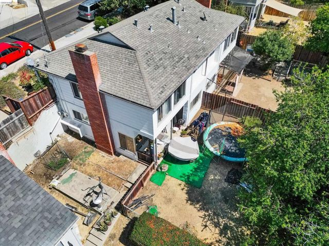 1390 Highland Blvd, Hayward, CA 94542