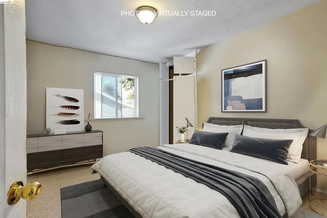 1390 Highland Blvd, Hayward, CA 94542