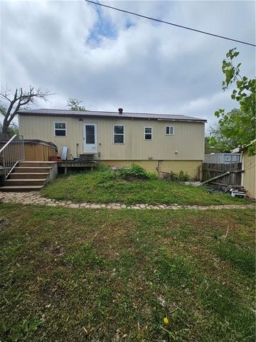 30740 W 83rd Street, De Soto, KS 66018