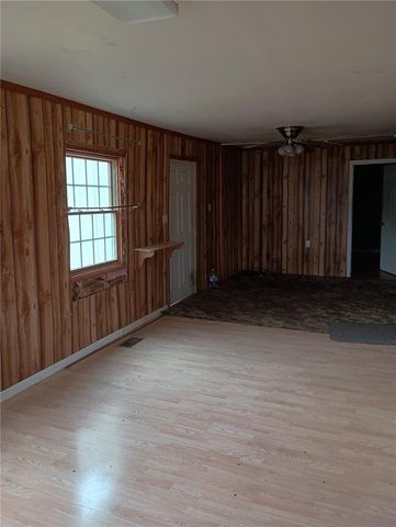 30740 W 83rd Street, De Soto, KS 66018