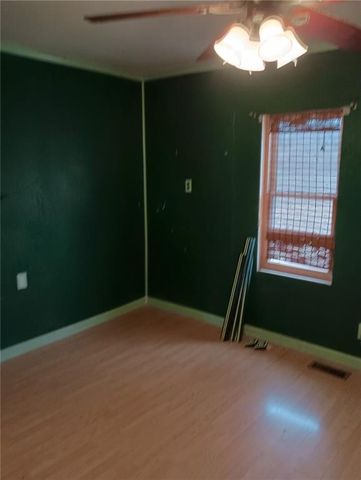 30740 W 83rd Street, De Soto, KS 66018