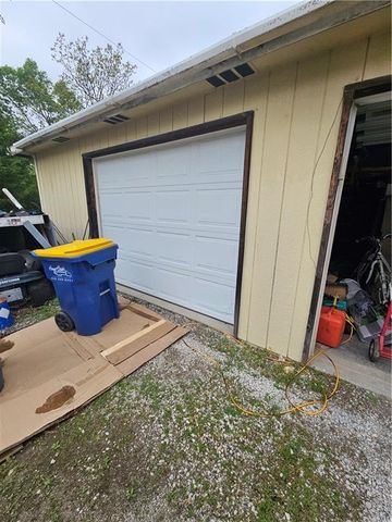 30740 W 83rd Street, De Soto, KS 66018