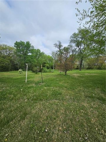 30740 W 83rd Street, De Soto, KS 66018