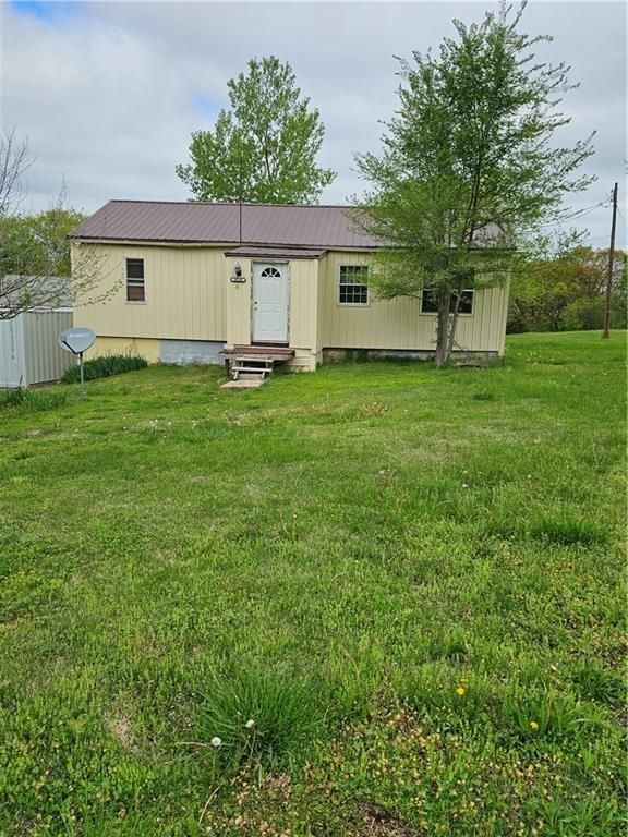 30740 W 83rd Street, De Soto, KS 66018