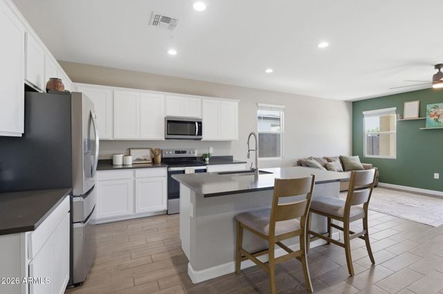36920 N ALEUTIAN Drive, San Tan Valley, AZ 85143