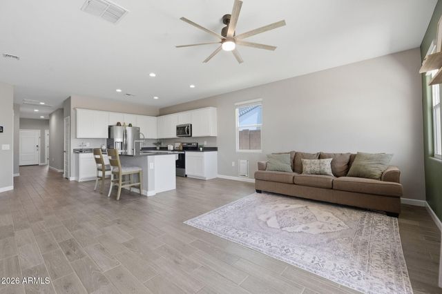 36920 N ALEUTIAN Drive, San Tan Valley, AZ 85143