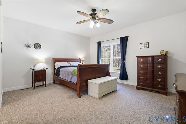 8116 Liberty Oaks Ln, Hanover, VA 23069