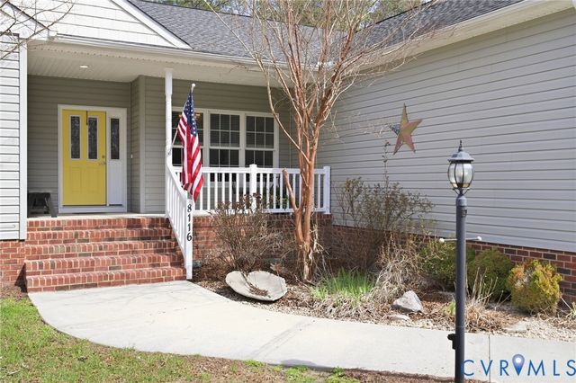 8116 Liberty Oaks Ln, Hanover, VA 23069