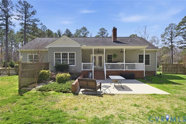 8116 Liberty Oaks Ln, Hanover, VA 23069