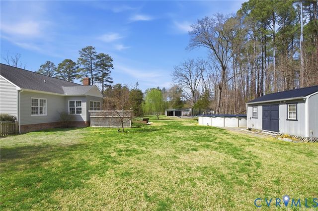 8116 Liberty Oaks Ln, Hanover, VA 23069