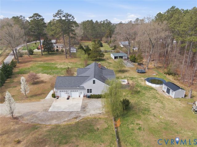 8116 Liberty Oaks Ln, Hanover, VA 23069