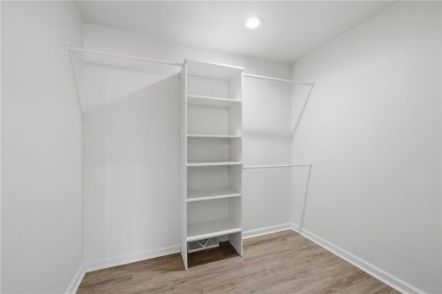 707 SW Savannah Drive, Lee's Summit, MO 64081