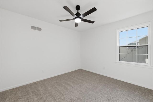 707 SW Savannah Drive, Lee's Summit, MO 64081