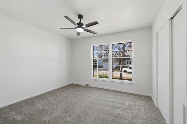 707 SW Savannah Drive, Lee's Summit, MO 64081