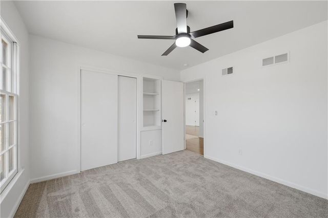 707 SW Savannah Drive, Lee's Summit, MO 64081