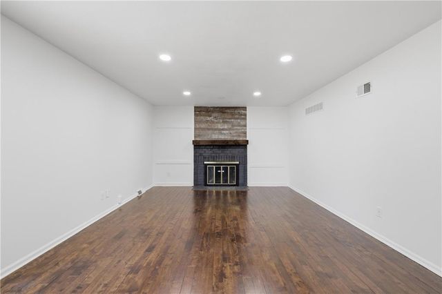 707 SW Savannah Drive, Lee's Summit, MO 64081