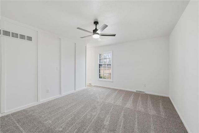 707 SW Savannah Drive, Lee's Summit, MO 64081