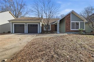 707 SW Savannah Drive, Lee's Summit, MO 64081