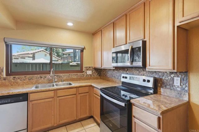 615 Fredricks Avenue 89, Oceanside, CA 92058