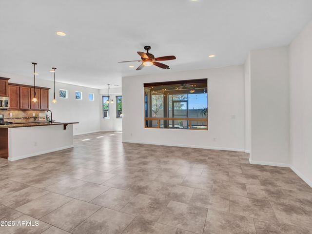 17585 W CEDARWOOD Lane, Goodyear, AZ 85338