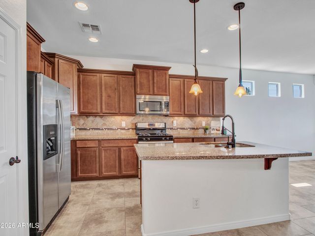 17585 W CEDARWOOD Lane, Goodyear, AZ 85338
