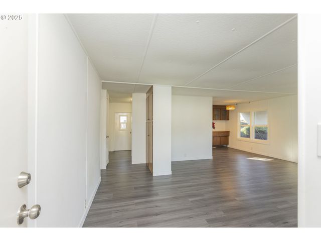 11624 Sw ROYAL VILLA Dr, Portland, OR 97224