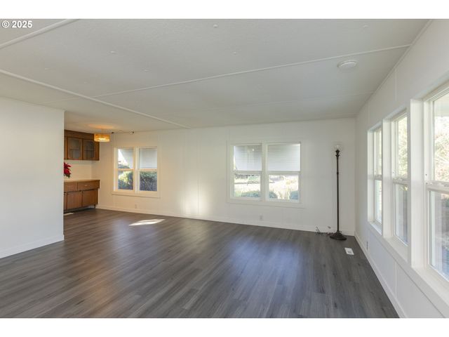 11624 Sw ROYAL VILLA Dr, Portland, OR 97224