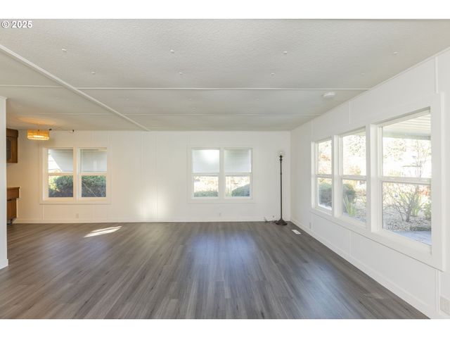 11624 Sw ROYAL VILLA Dr, Portland, OR 97224