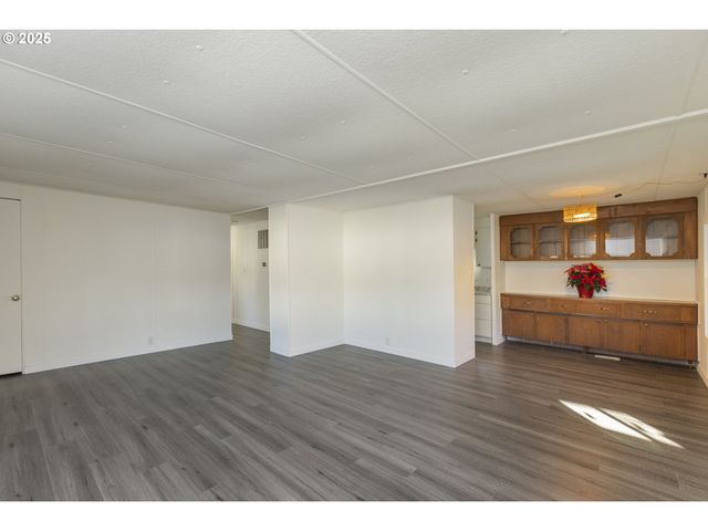 11624 Sw ROYAL VILLA Dr, Portland, OR 97224