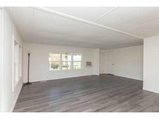 11624 Sw ROYAL VILLA Dr, Portland, OR 97224