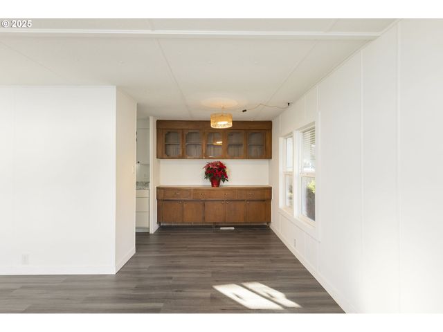 11624 Sw ROYAL VILLA Dr, Portland, OR 97224