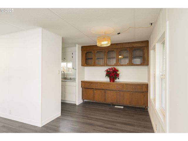 11624 Sw ROYAL VILLA Dr, Portland, OR 97224