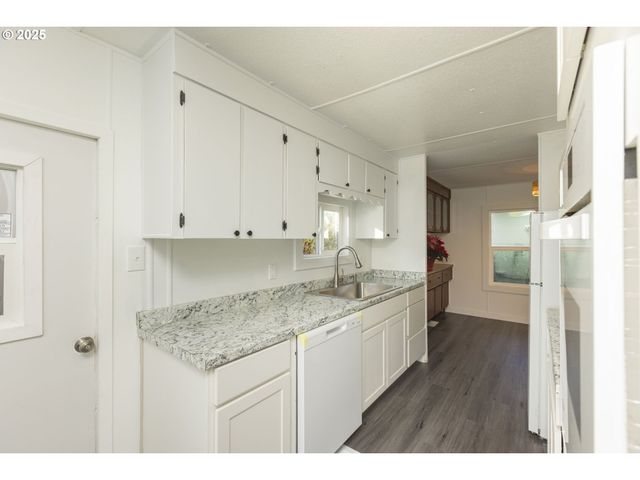 11624 Sw ROYAL VILLA Dr, Portland, OR 97224