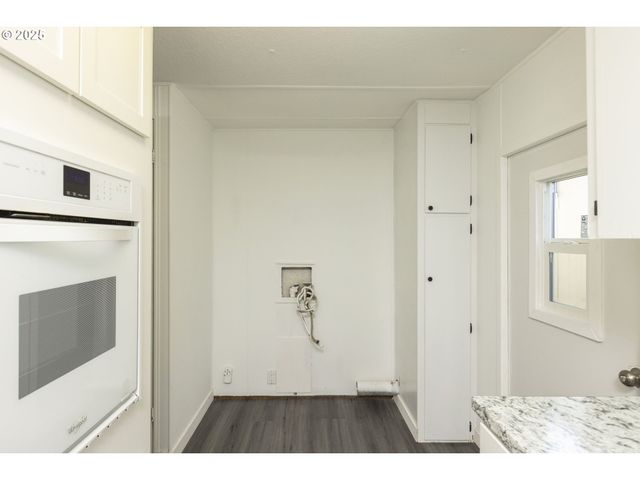 11624 Sw ROYAL VILLA Dr, Portland, OR 97224