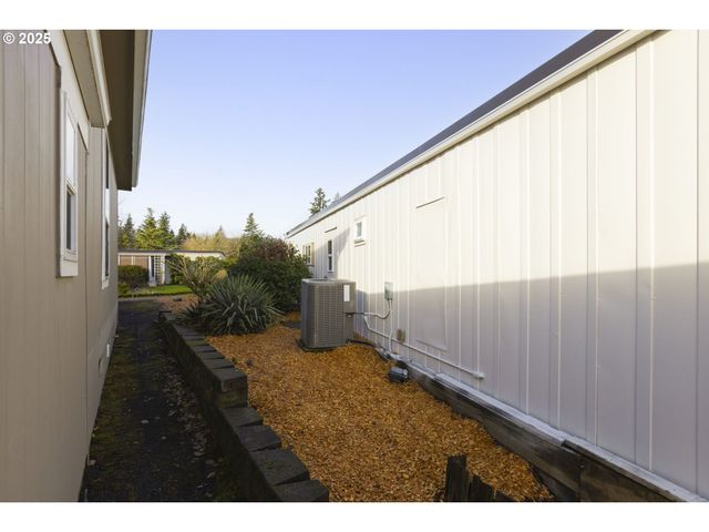 11624 Sw ROYAL VILLA Dr, Portland, OR 97224