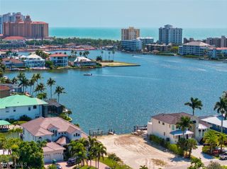 348 Lagoon AVE, Naples, FL 34108