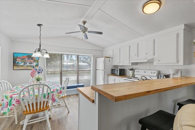 1707 NE CYPRESS Street, Steinhatchee, FL 32359