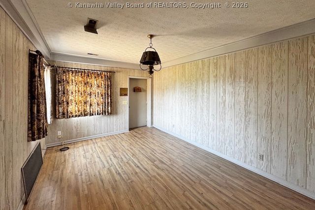 5320 Glow Drive, Cross Lanes, WV 25313