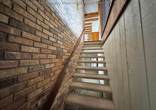 5320 Glow Drive, Cross Lanes, WV 25313