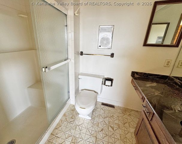 5320 Glow Drive, Cross Lanes, WV 25313