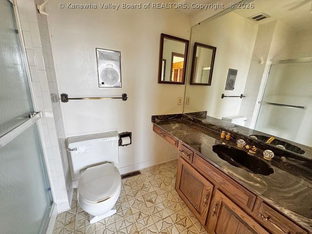 5320 Glow Drive, Cross Lanes, WV 25313