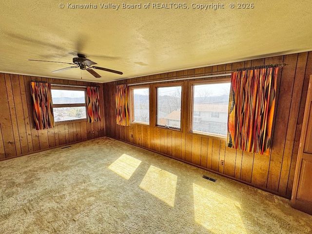 5320 Glow Drive, Cross Lanes, WV 25313