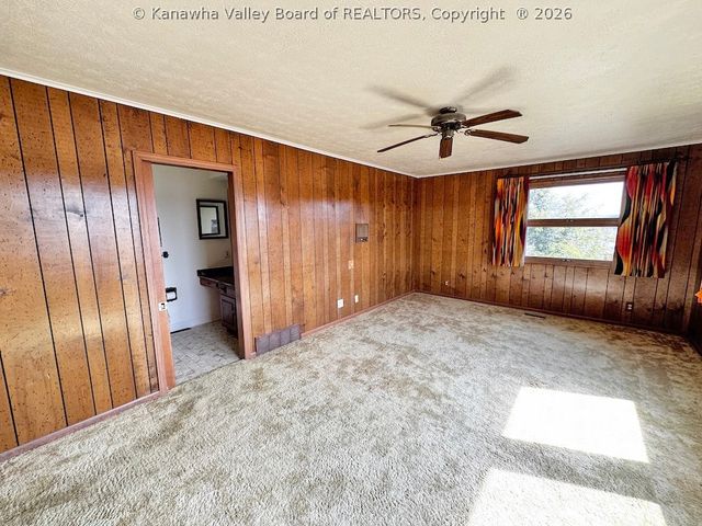 5320 Glow Drive, Cross Lanes, WV 25313