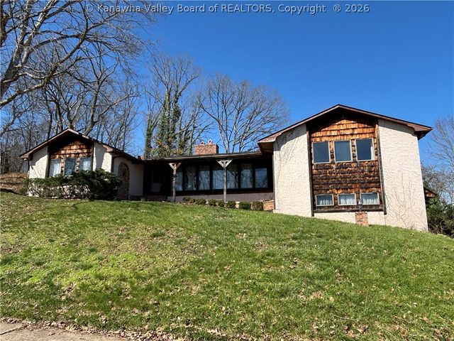 5320 Glow Drive, Cross Lanes, WV 25313