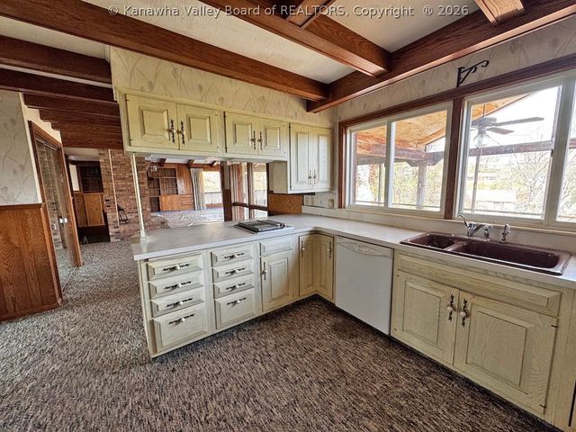 5320 Glow Drive, Cross Lanes, WV 25313