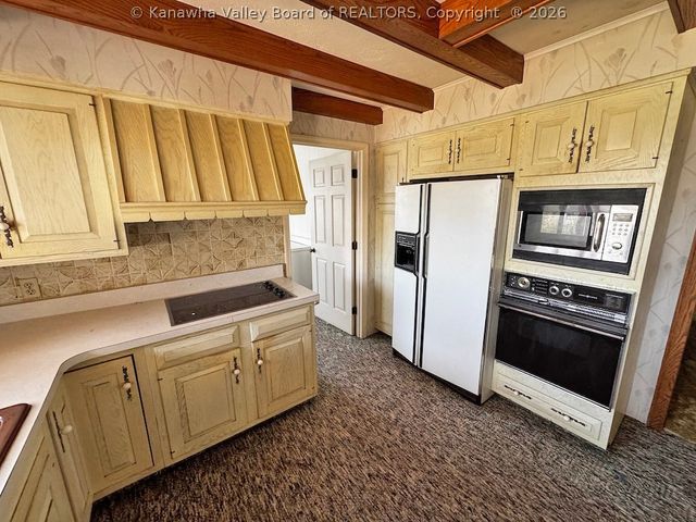 5320 Glow Drive, Cross Lanes, WV 25313