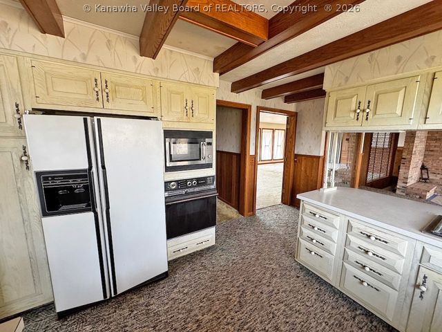 5320 Glow Drive, Cross Lanes, WV 25313