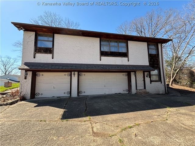 5320 Glow Drive, Cross Lanes, WV 25313