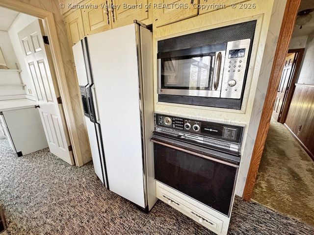 5320 Glow Drive, Cross Lanes, WV 25313