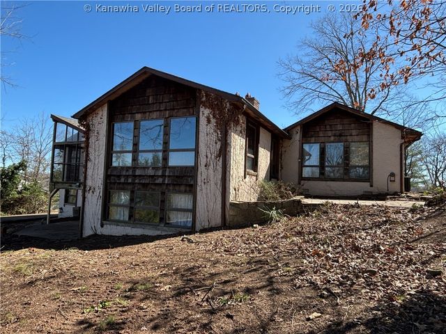 5320 Glow Drive, Cross Lanes, WV 25313